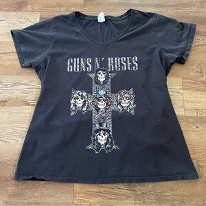 Guns N Roses vneck band tshirt XL